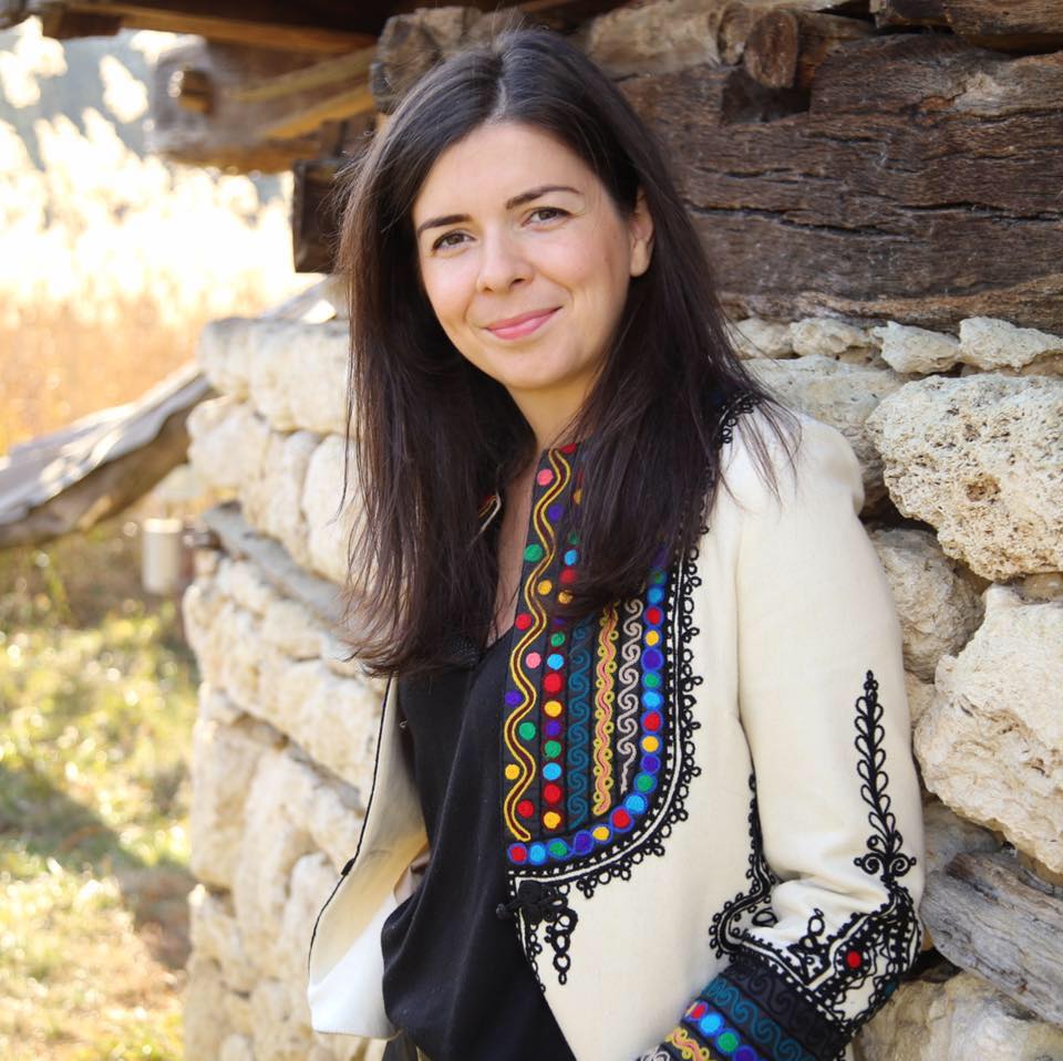 Poveste colectivă, scrisă de copiii din Sibiu, despre un virus și un cimpanzeu, publicată online de BIS Teatru